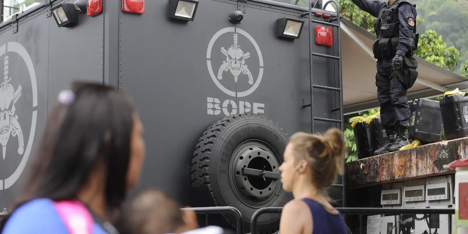 tiroteio-em-operacao-policial-fere-cinco-e-mata-um-em-santo-amaro