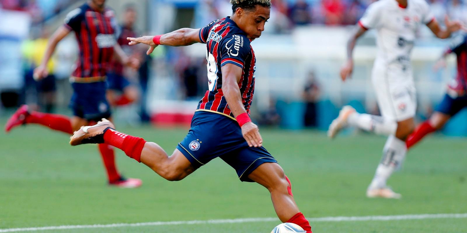 vitoria-e-bahia:-classico-do-futebol-baiano-na-tv-brasil-neste-domingo