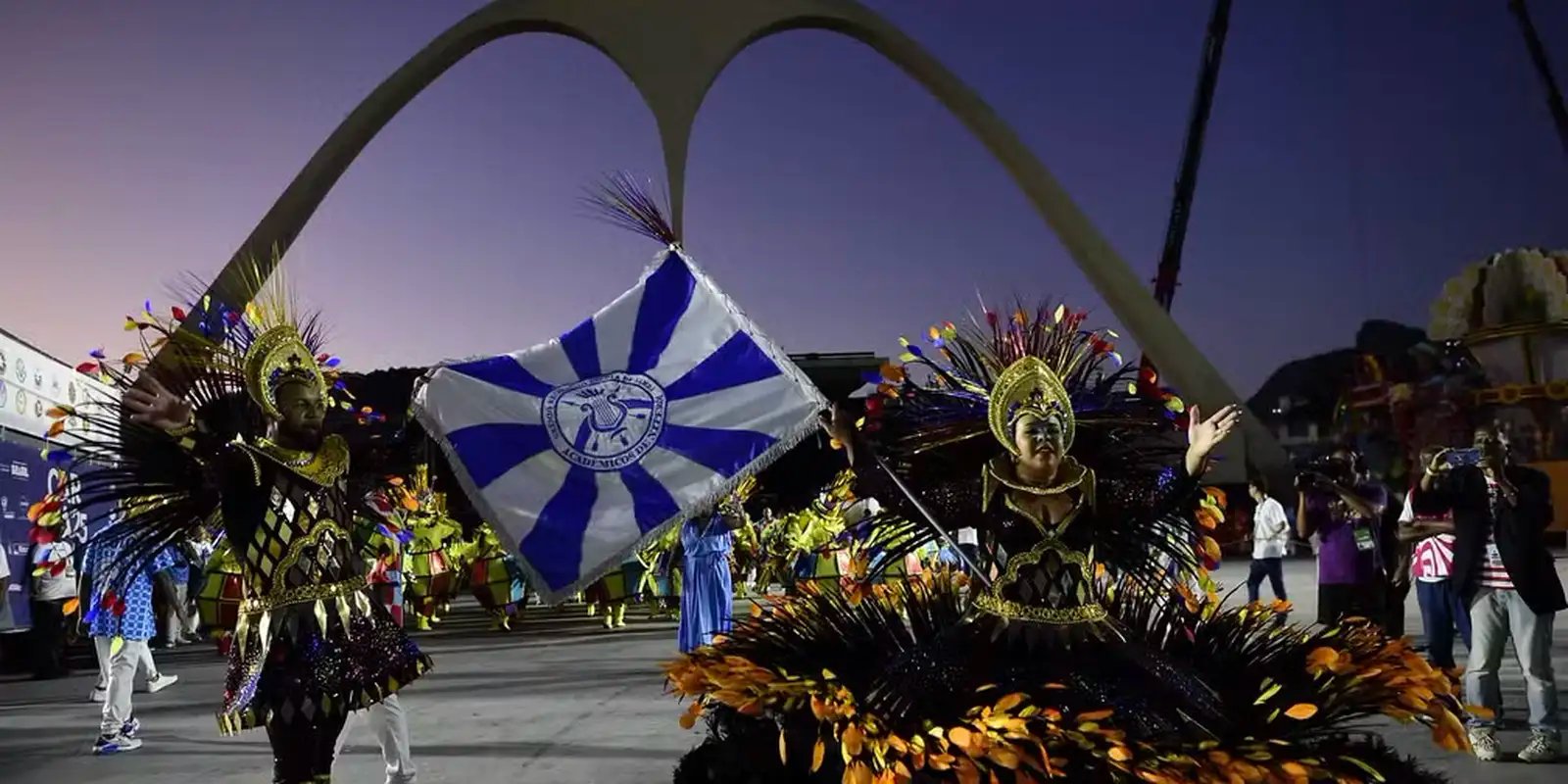 desfiles-do-grupo-especial-abrem-carnaval-com-enredos-potentes