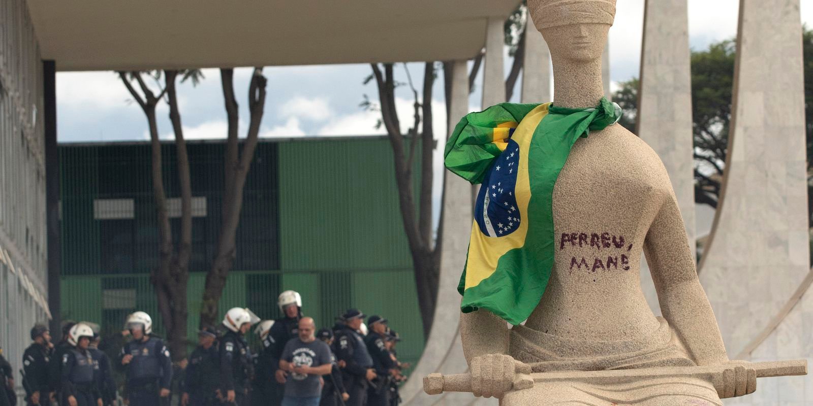 debora-do-batom-recorre-para-ser-beneficiada-pela-lei-da-dosimetria 