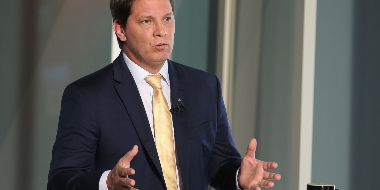 stf-nao-consegue-notificar-mario-frias-sobre-filme-de-bolsonaro