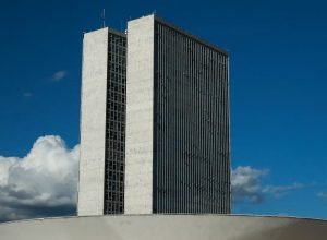 camara-cancela-passaporte-diplomatico-de-eduardo-bolsonaro-e-ramagem