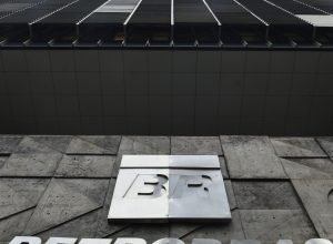 petrobras-compra-42,5%-de-bloco-de-exploracao-de-petroleo-na-namibia