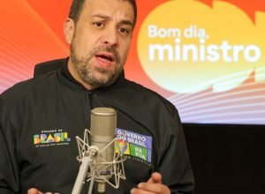 com-juros-altos,-dividas-aumentam-e-exigem-mais-desenrola,-diz-boulos