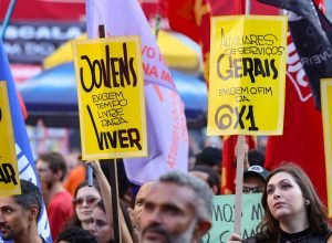 flavio-bolsonaro-sugere-pagamento-por-hora-em-alternativa-a-escala-6×1